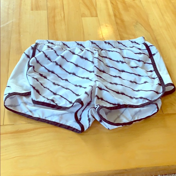 Old navy active striped sorts - Picture 1 of 1